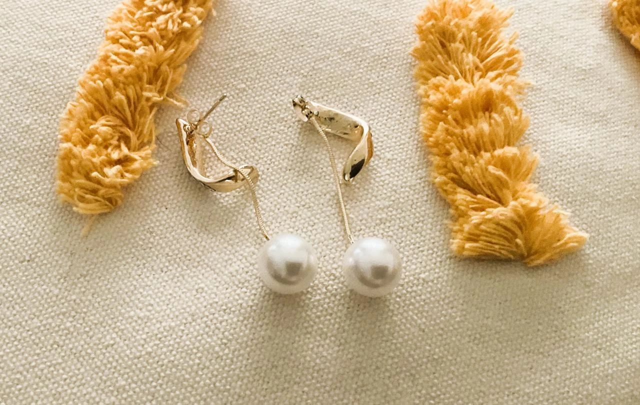 Pendientes largas de perlas y circonita elegancia refinada – photo 2